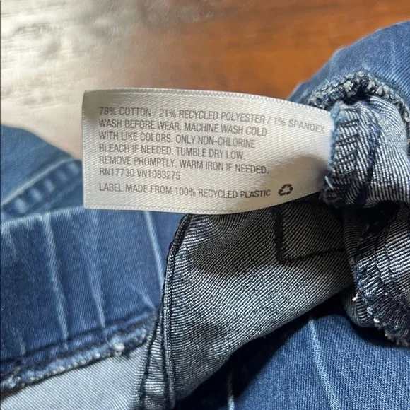 Women's Blue Jeans - Picture 5 of 8